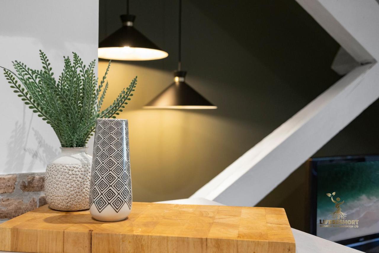 Luxe Courtyard Apartment For 4 Near Exeter City Centre Buitenkant foto